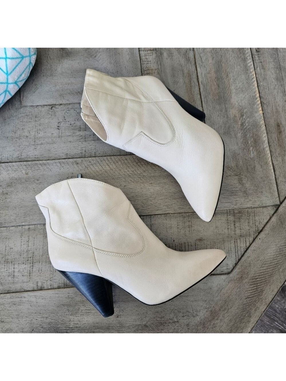 Vince Camuto Movinta Booties Size 9 - Picture 4 of 9